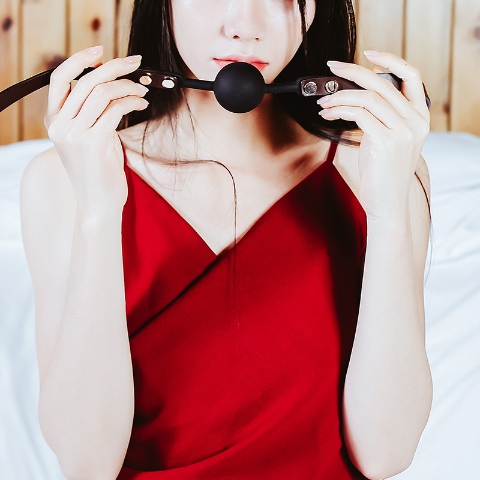 Dark Embrace 8 Pieces Essentials Set - Image 3